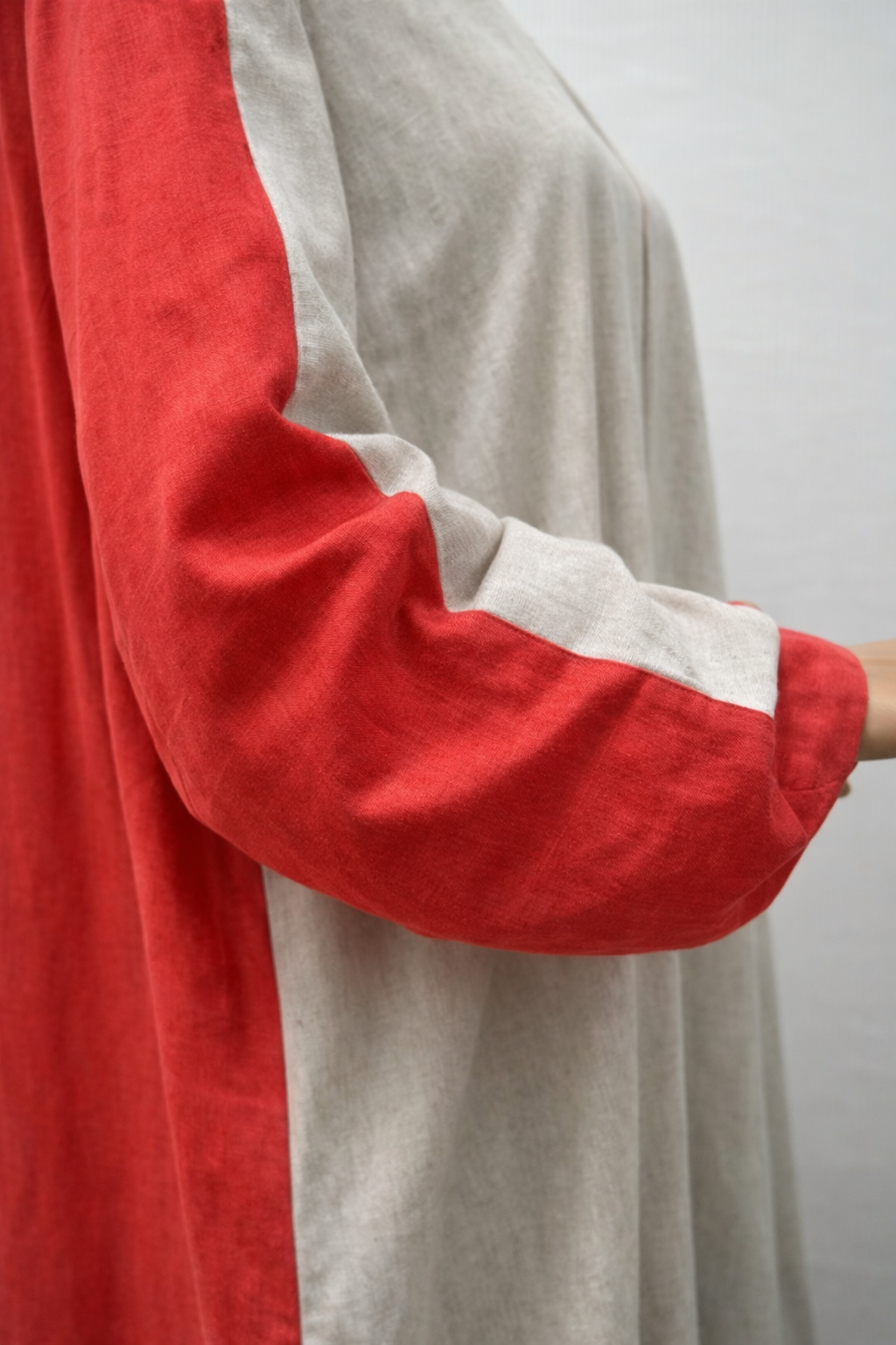 2 colour Linen Abaya - Lamora - Image 5